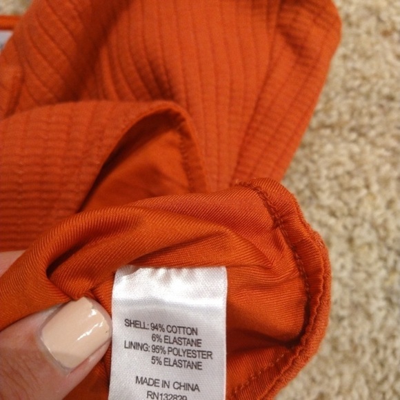 Privacy Please Women’s Ribbed Cutout Bodysuit Red Size M One Piece Chain Strap - Picture 7 of 10